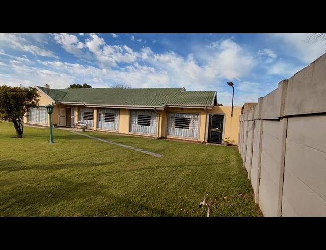 6 BEDROOM HOUSE FOR SALE IN BRACKENHURST